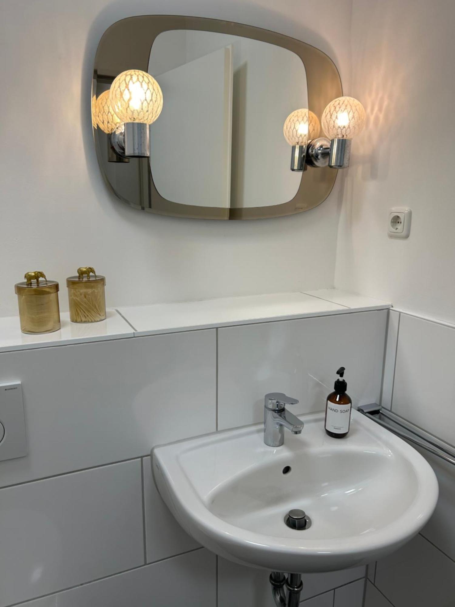 35 Qm Grosses Apartment Mit Eigenem Badezimmer In Den Elbvororten Hamburg Eksteriør bilde