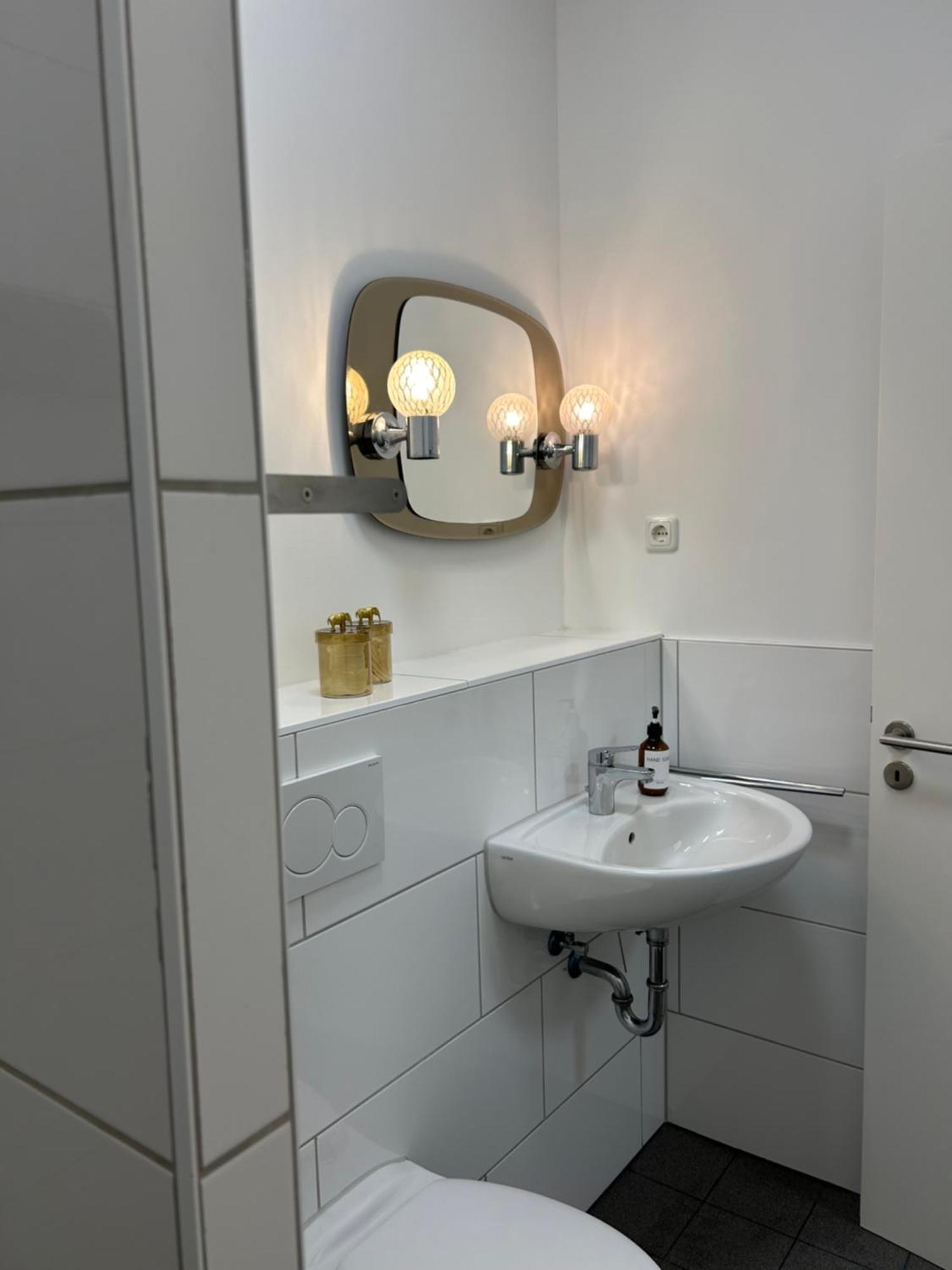 35 Qm Grosses Apartment Mit Eigenem Badezimmer In Den Elbvororten Hamburg Eksteriør bilde